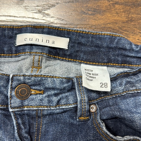 Cumina women’s jeans size 28 dark wash - Picture 4 of 4